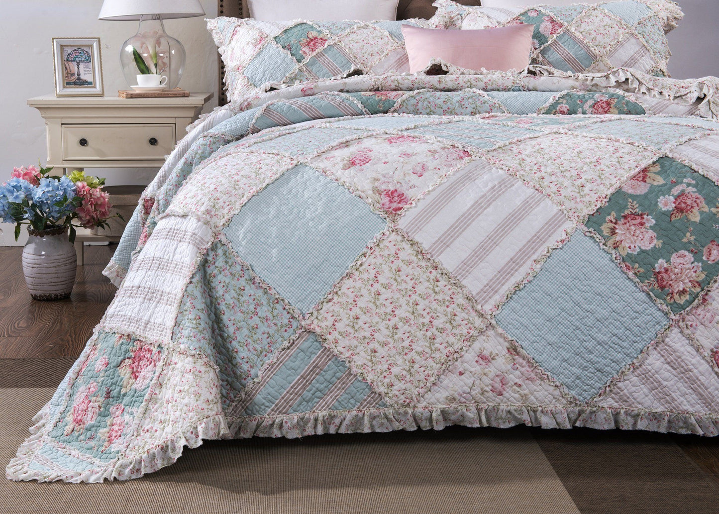 DaDa Bedding Hint of Mint Pastel Cotton Patchwork Quilt Set